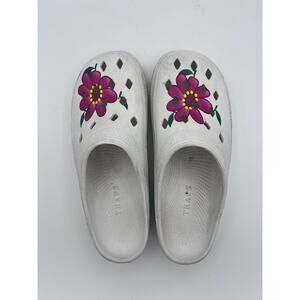 Vintage TRAPS Floral Clogs, size 10